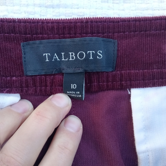 Talbots Maroon Corduroy Skirt W/ Brass Colored Buttons Size 10 - Picture 7 of 9